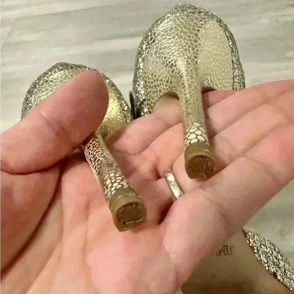 Jimmy Choo Gold Coarse Glitter Peep Toe Ankle Strap Sandals Size 35 1/2 - Picture 8 of 16